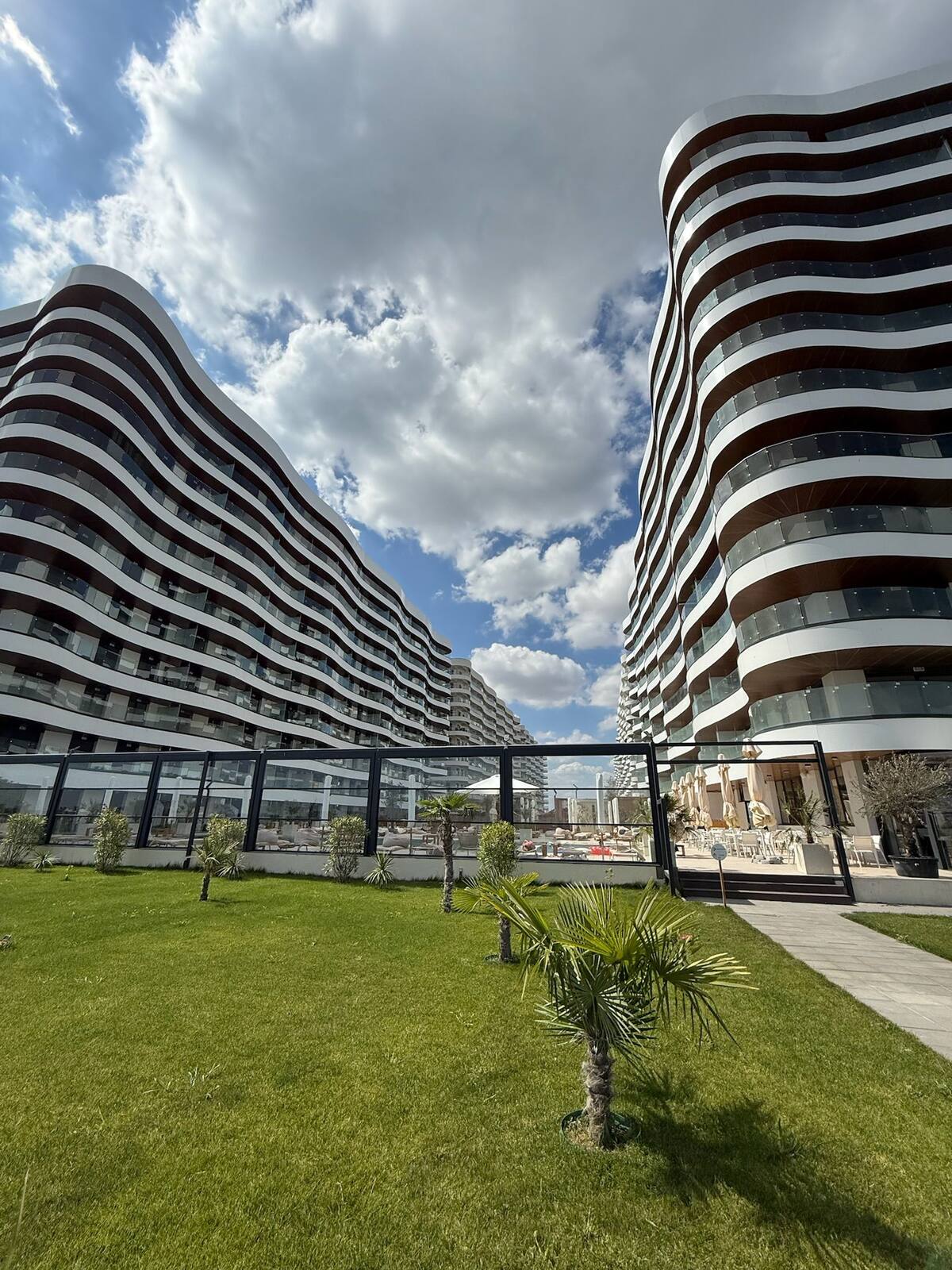 Clădirile și grădina ansamblului Casa del Mar, Mamaia Nord